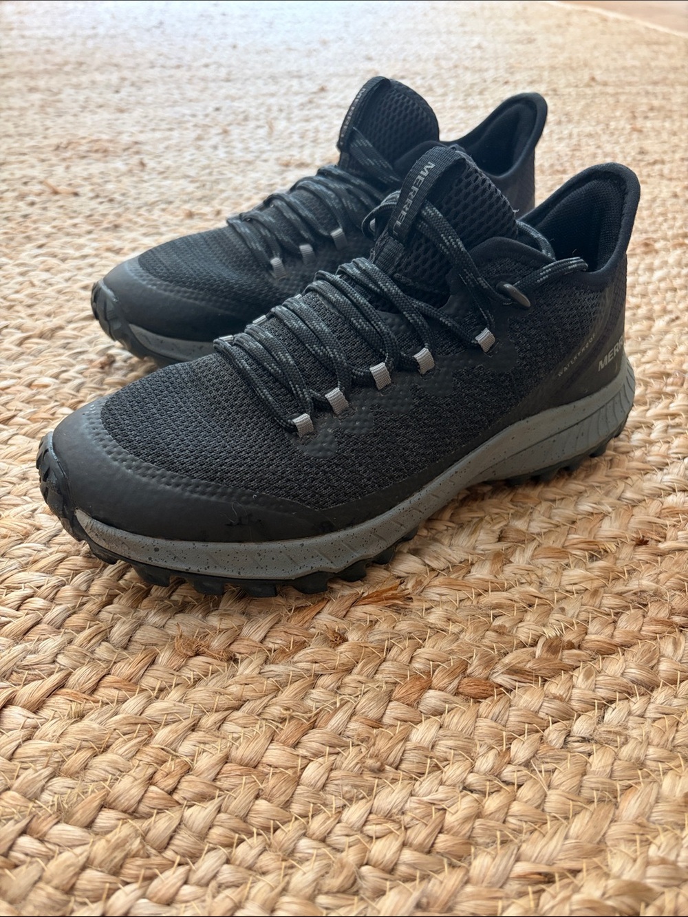 Women’s Waterproof Trail Shoes (Size 7)